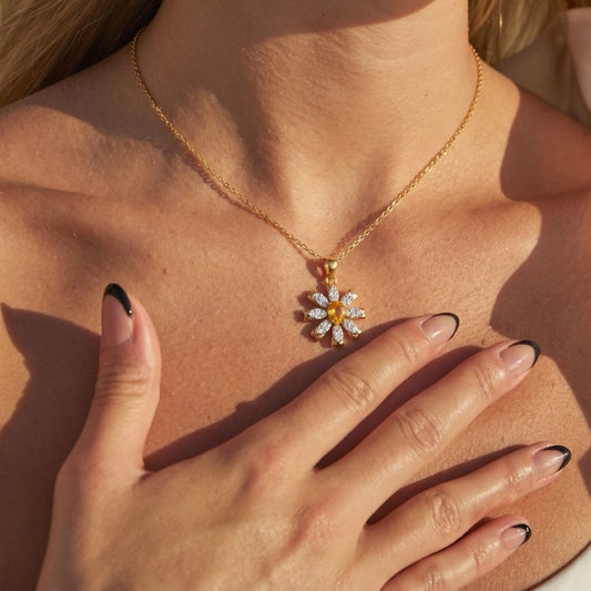 Yellow Daisy Pendant Necklace — photo 1