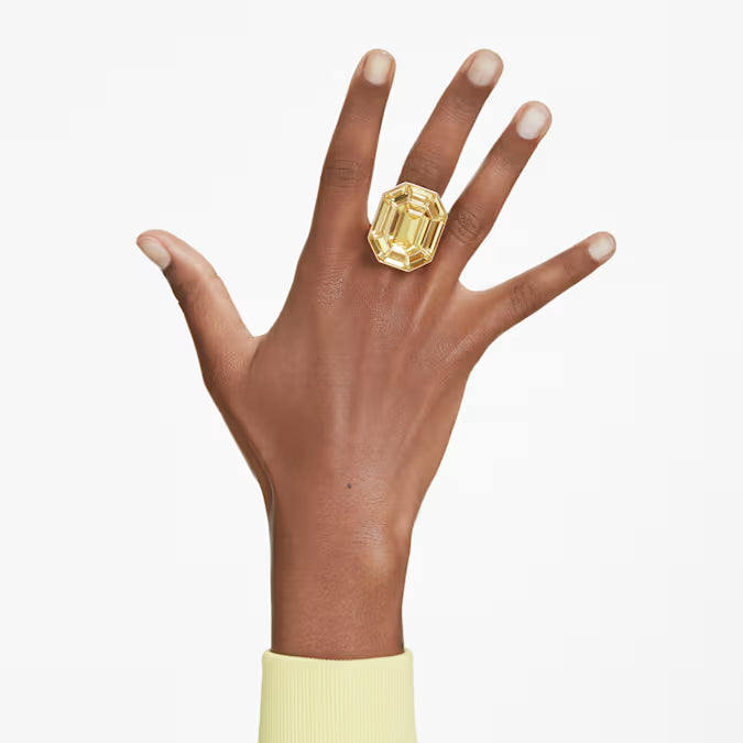 Lucent cocktail ring
